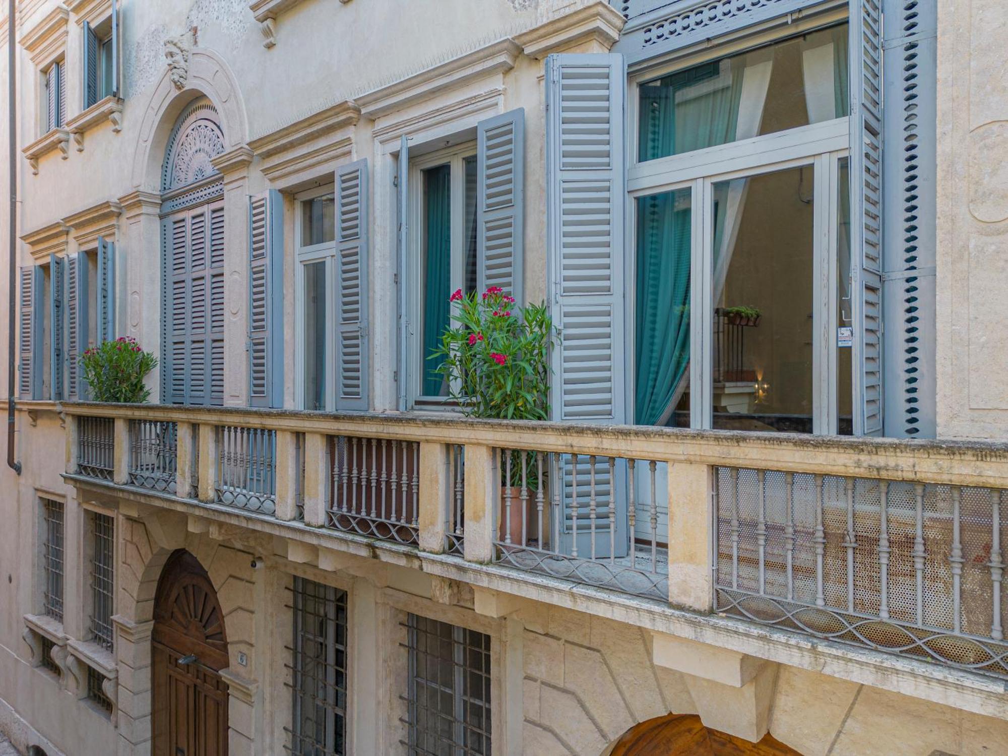 Corte Realdi - Palazzo Camozzini Verona Eksteriør billede